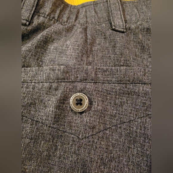 Men's Shorts. Under Armour Loose Heatgear - Picture 6 of 7